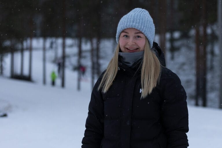 Hiihdon junioritoimintaa Suomessa: ”Pitää olla temppuilua ja kisailuja, että syntyy into suksilla liikkumiseen”