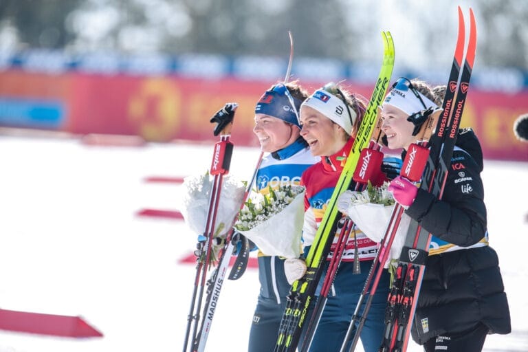 Johaug jätti Holmenkollenin voittajana – Pärmäkoski kamppaili maastohiihdon maailmancupin 30 kilometrillä toiseksi ja Niskanen neljänneksi