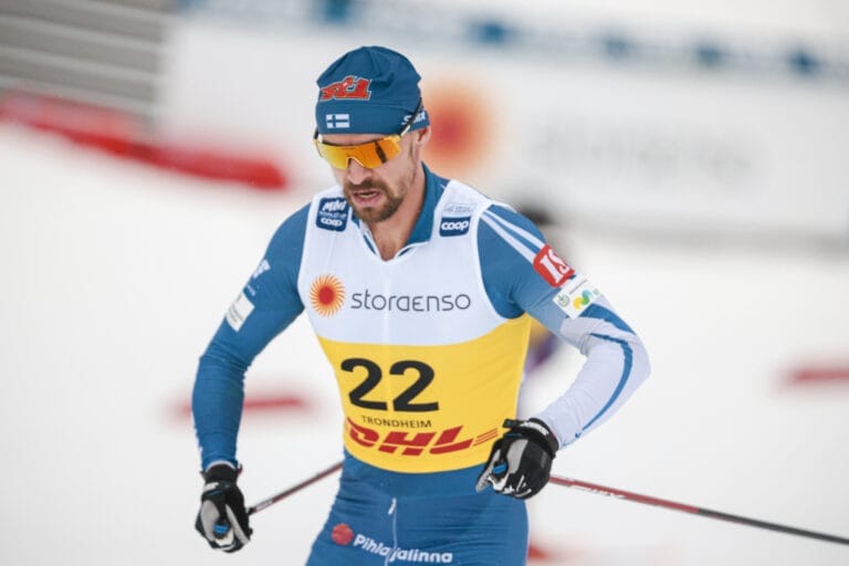 Vain Perttu Hyvärisellä oli maailmancupin yhdistelmäkilpailussa pitoa ja luistoa – Iivo Niskasen peli mureni suksivalintaan