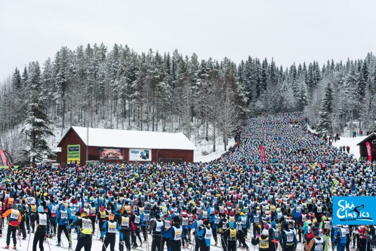 Hiihtovalmentaja varoittaa: ”Jokainen ylimääräinen sentti sauvan pituudessa maksaa aikaa”