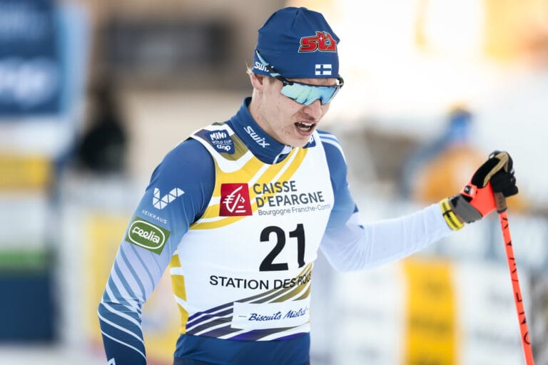 Niko Anttola hiihti norjalaisten välissä hopeamitalin nuorten MM-kisoissa