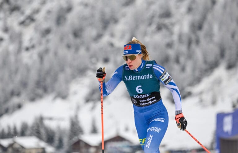 Suomalaiset kaatuivat maailmancupin sprintissä välineongelmiin – vain Jasmi Joensuu ylsi välieriin