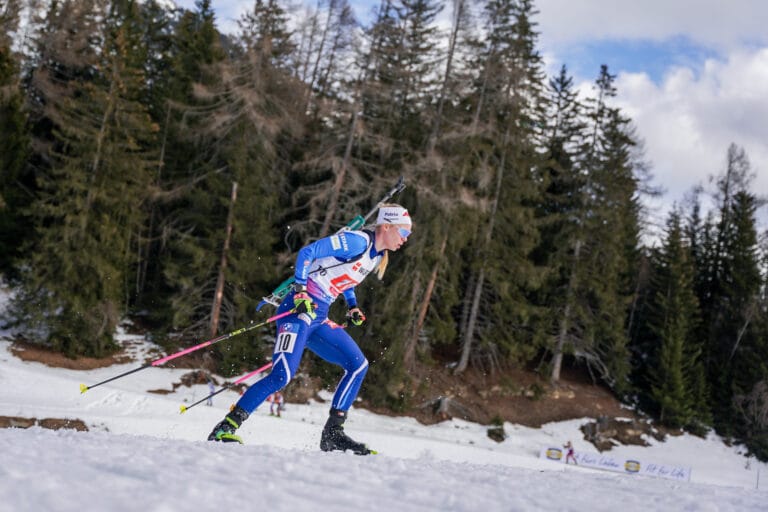 Minkkisellä lupaava MM-avaus – Ranska uusi sekaviestikullan