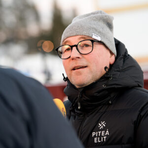 Päävalmentajan pesti Joakim Abrahamsson