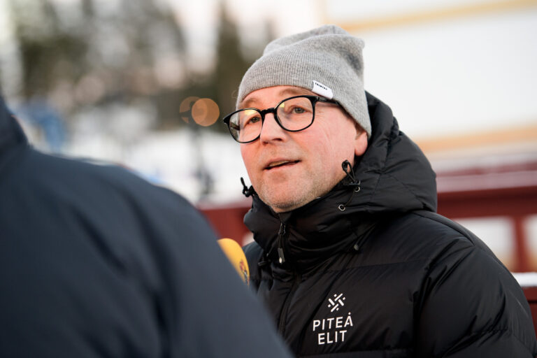 Päävalmentajan pesti Joakim Abrahamsson